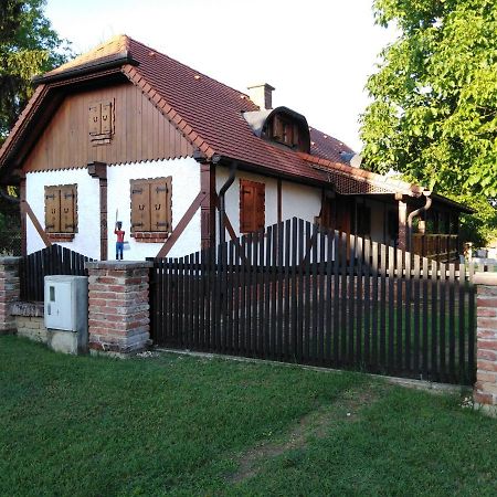 Apartamento Umjetnicka Etno Kuca Luka Podravske Sesvete Exterior foto
