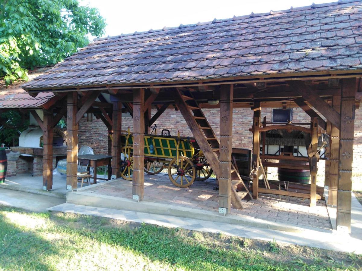 Apartamento Umjetnicka Etno Kuca Luka Podravske Sesvete Exterior foto